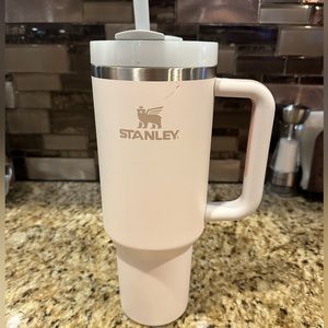 40oz rose quartz Stanley